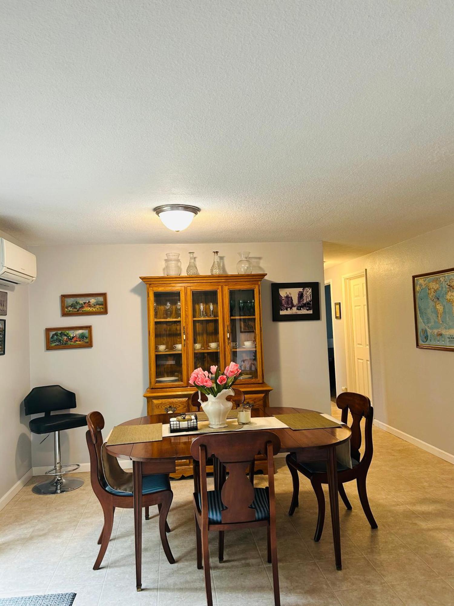 Emerald City 3 Bedroom 1 Bath Home Юджийн Екстериор снимка