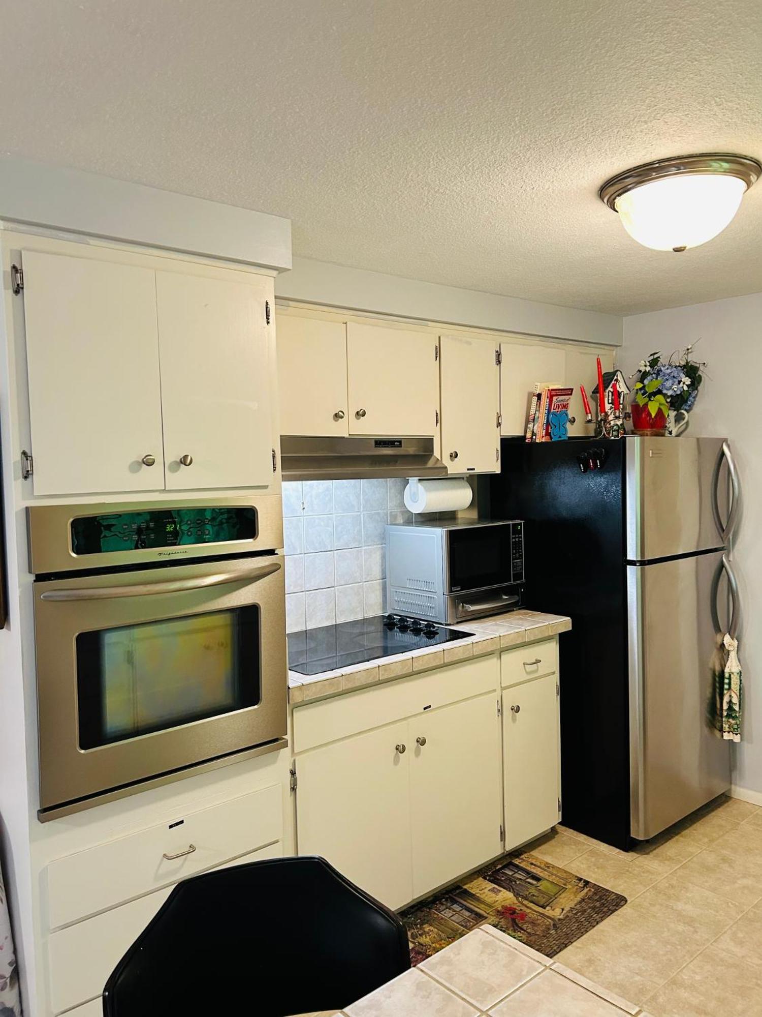 Emerald City 3 Bedroom 1 Bath Home Юджийн Екстериор снимка