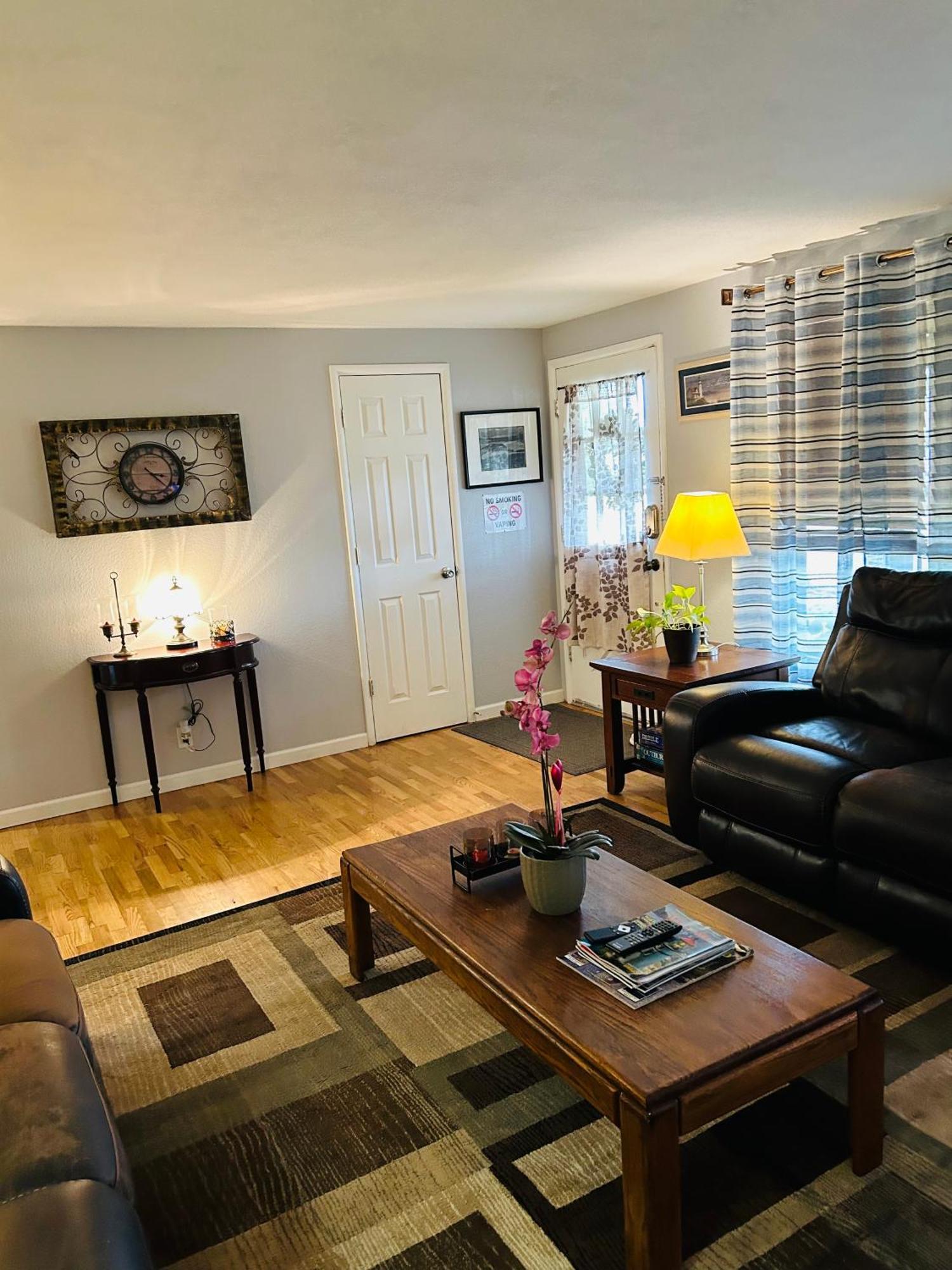 Emerald City 3 Bedroom 1 Bath Home Юджийн Екстериор снимка