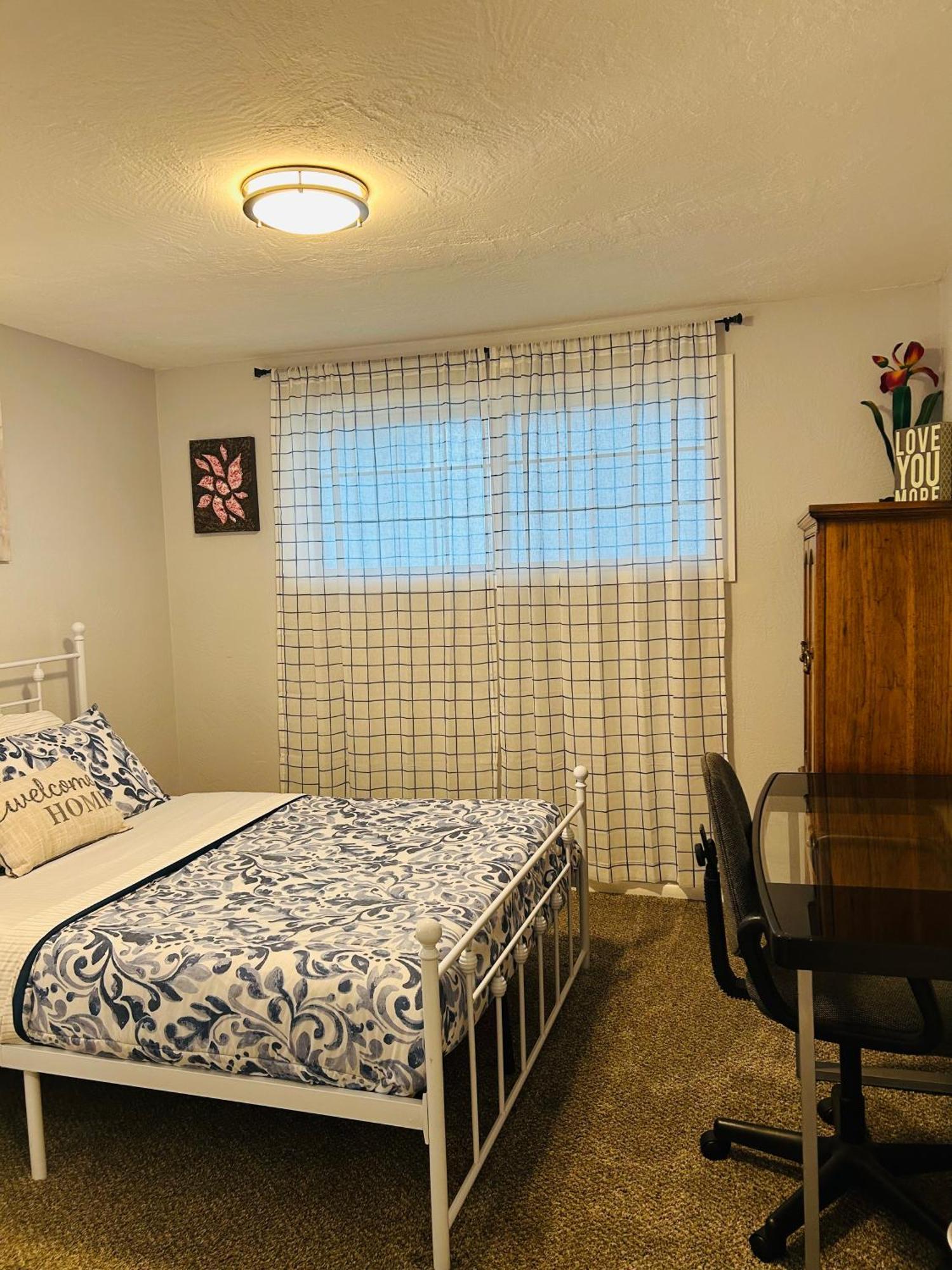 Emerald City 3 Bedroom 1 Bath Home Юджийн Екстериор снимка
