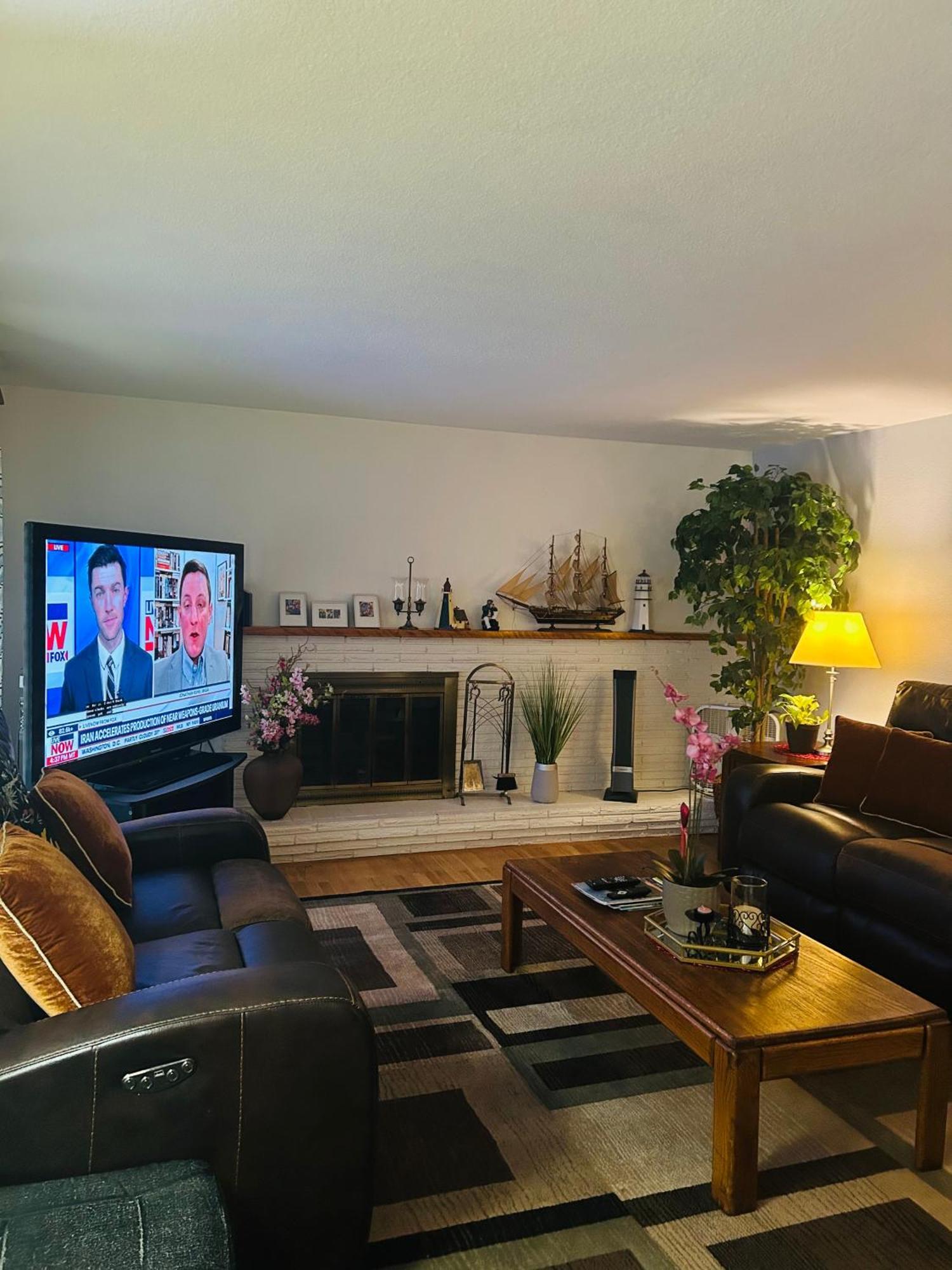 Emerald City 3 Bedroom 1 Bath Home Юджийн Екстериор снимка